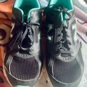 New Balance Women’s 460 v2 Black and Blue Sneakers